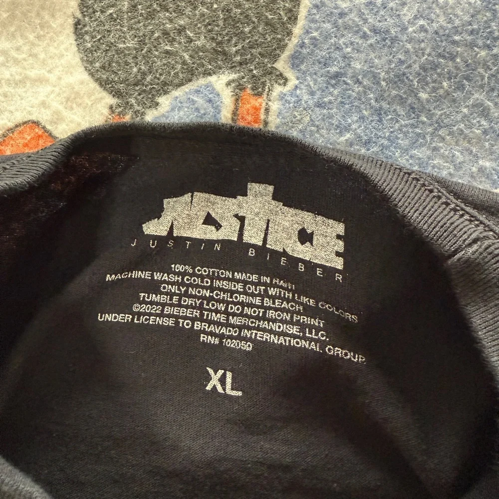 Justin Bieber justice tour long sleeve - Picture 5 of 5